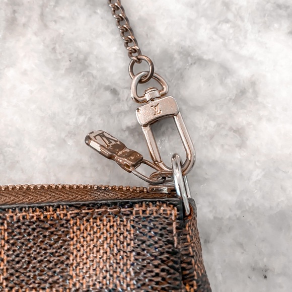 LOUIS VUITTON MINI POCHETTE - Picture 2 of 5